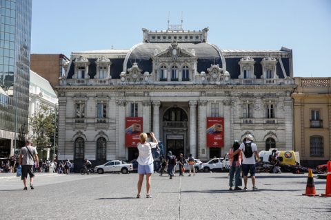 Pronostican drástico cambio en el tiempo de Santiago para este lunes