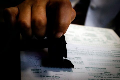 Colmed llama a ampliar responsabilidades por licencias falsas: “No solo se debe perseguir a quienes la venden”, sino también “a quienes las buscan”