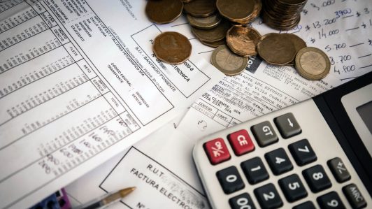 Gastos de fin de año: Sernac lanza guía con consejos prácticos para planificarse y evitar sobreendeudarse