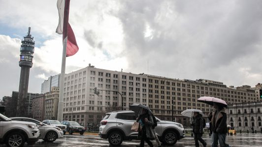 Meteorología alerta lluvias y posibles tormentas eléctricas en la Región Metropolitana durante esta semana