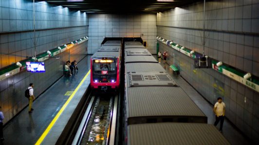 Revisa cómo funcionará el transporte público para la segunda vuelta presidencial: Metro de Santiago y EFE serán gratis