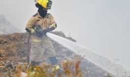 Incendio Quilamuta arrasa con 1.667 hectáreas y Senapred ordena evacuar sectores de San Pedro
