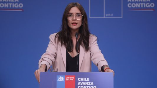 "Debería escandalizarnos a todos": Vallejo criticó proyecto que busca conmutar penas incluso a abusadores de menores