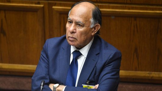 Aprueban acusación constitucional contra Simpertigue y es removido de la Suprema