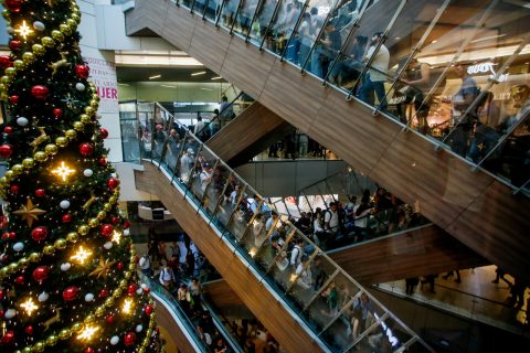 ¿Cómo funcionará el comercio en Navidad? Revisa los horarios de malls y supermercados