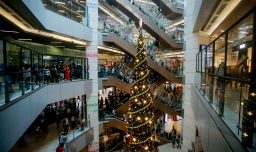 DT llama a cumplir feriados irrenunciables en Navidad y Año Nuevo: Multas superan $1,3 millones por trabajador