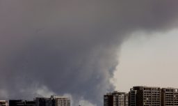 Registran incendio en bodegas de San Bernardo: Columna de humo es visible desde diversos sectores