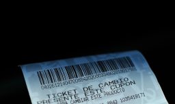 ¿Te llegó un regalo de Navidad que no te gustó y no tiene ticket de cambio? Esto es lo que puedes hacer según la ley