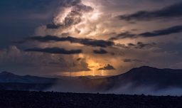 Emiten aviso por posibles tormentas eléctricas en zonas de La Araucanía y Los Ríos: ¿Cuándo será el fenómeno?