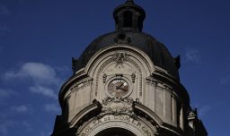 IPSA supera los 10.200 puntos en medio de expectación por recorte de tasas de la Fed y balotaje presidencial