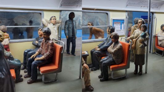 Metro celebra su medio siglo de historia junto al nuevo "diorama 50 años": Recrea un tren en estación La Moneda