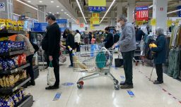 Cadena de supermercados anuncia horarios especiales para Año Nuevo 2026: Conócelos acá