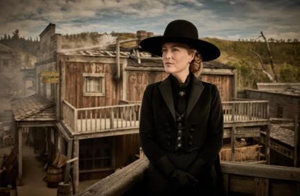 Gillian Anderson como Constance Van Ness en "The Abandons". Matthias Clamer/Cortesía Netflix