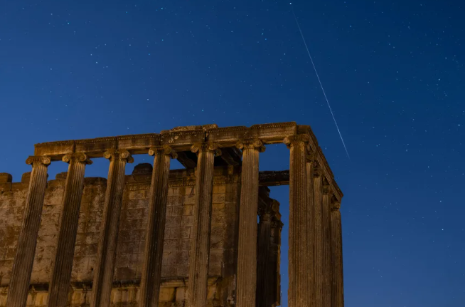 Las perseidas vuelan sobre el Templo de Zeus en Aizanoi, una antigua ciudad de Turquía, en agosto. Kemal Aslan/AFP/Getty Images
