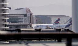 Confiscan 59.138 dólares a chileno en Argentina por contrabando de divisas