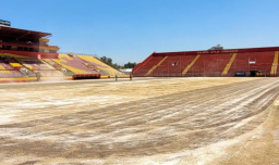 ¿Por qué el Santa Laura se ve así?: Unión Española aclara por qué la cancha no tiene pasto