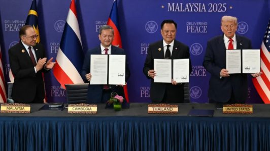 El "histórico" alto el fuego mediado por Trump colapsa tras intensos enfrentamientos en la frontera entre Tailandia y Camboya