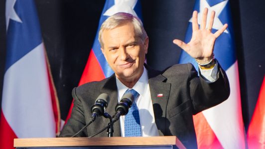 Fitch Ratings advierte sobre el "desafiante" control de la deuda pública en el gobierno entrante de José Antonio Kast