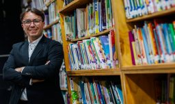 Global Teacher Prize: Profesor chileno de escuela rural es elegido entre los 50 mejores del mundo