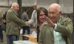 A sus 87 años, expresidente Ricardo Lagos llegó a votar acompañado de su hija