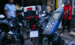Gobierno revisa normas de ruido para vehículos: Busca avanzar en soluciones para disminuir contaminación acústica de motos