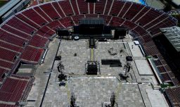 La noche en que el Estadio Nacional le dio a la Nobel Gabriela Mistral su mayor homenaje