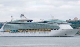 Pasajero de crucero fallece luego de que le sirvieran “por lo menos” 33 tragos: Familia está demandando a Royal Caribbean