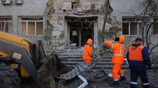 Rusia asesta masivo golpe a infraestructura energética de Ucrania dejando a más de un millón de hogares sin luz