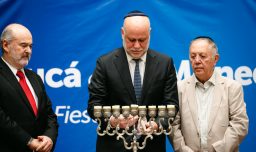 Comunidad Judía celebra Janucá en La Moneda con presencia de cuatro ministros