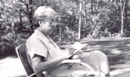 Universidad de Chile inaugura exposición por los 80 años del Nobel de Gabriela Mistral