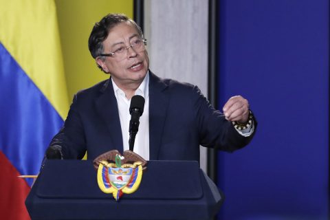 Gustavo Petro llama "dictador" a Nicolás Maduro, pero dice que no es narcotraficante como afirma Estados Unidos