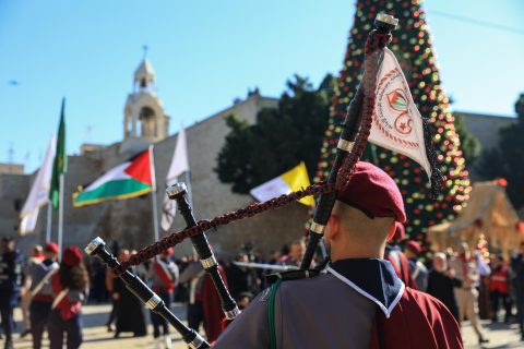 “Nuestra celebración aquí no es una alegría”: Palestinos comparten la Navidad en Belén tras dos años de guerra en Gaza