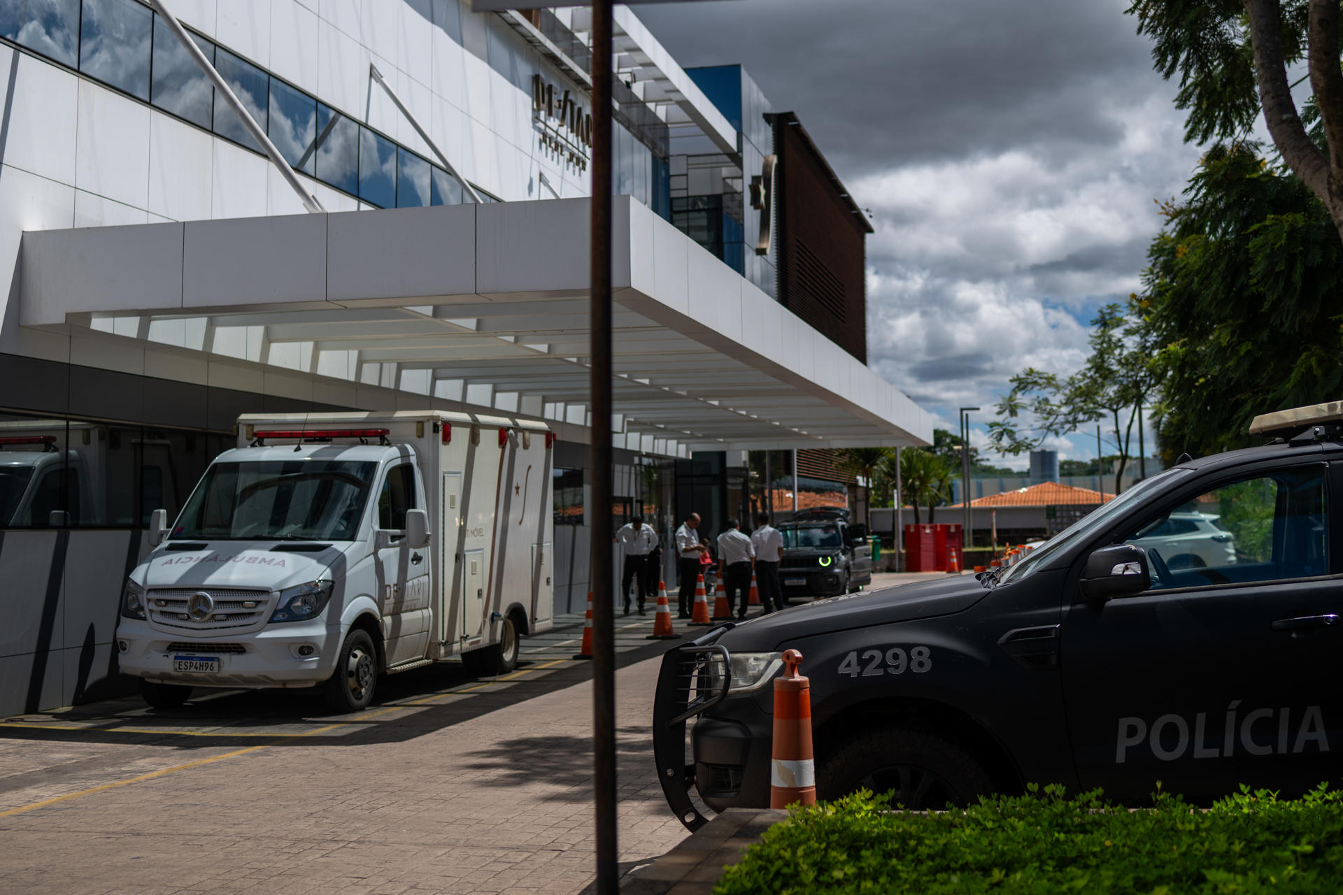 Fotografía del hospital DF Star donde el expresidente de Brasil, Jair Bolsonaro fue hospitalizado. EFE/ Andre Borges