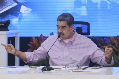 Veterano de Estados Unidos que evacuó a Machado dice que es difícil sacar a Maduro vivo de Venezuela
