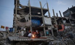 No podrán operar: Israel veta a casi 40 grupos de ayuda en Gaza, entre ellos Médicos Sin Fronteras, Caritas y más