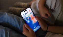 La generación Z es la audiencia más conectada y, a la vez, la más difícil de conquistar