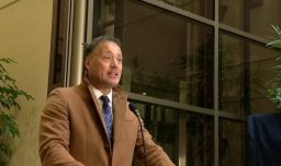 “Gravísimo”: Presidente de la Cámara, José Miguel Castro, condena ataque a Meza y advierte acciones judiciales