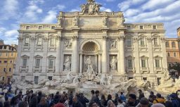 Turistas que quieran acercarse a la Fontana di Trevi ahora deberán pagar: ¿Cuánto costará?