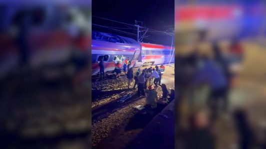 Al menos 39 muertos y decenas de heridos en el sur de España tras descarrilamiento de dos trenes de alta velocidad