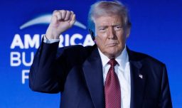 Donald Trump dice que canceló una segunda ola de ataques contra Venezuela debido a su cooperación con Estados Unidos