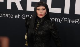 Lady Gaga interrumpe show en Tokio para condenar al ICE: “Me duele el corazón...”