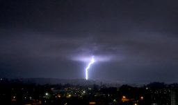 Meteorología emite aviso por probables tormentas eléctricas en el norte del país
