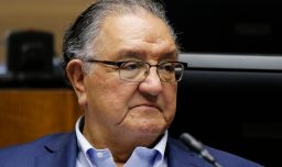 Francisco Huenchumilla renuncia a la presidencia de la DC: “Una nueva generación tiene que asumir”