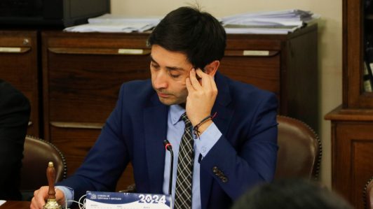 "No hay ningún problema para que pueda ejercer como senador": Calisto y suspensión de causa por "nuevo" desafuero