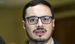 Sáez (FA) aclara dichos sobre el “declive de representación” del Socialismo Democrático: “No lo hice para generar polémica”