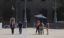Tras la primera ola de calor de 2026: Bajan las temperaturas en Santiago y pronostican posibles lluvias
