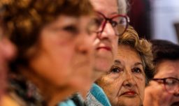 Casen 2024: Aumenta la presencia de personas mayores bajo la línea de la pobreza