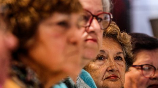 Casen 2024: Aumenta la presencia de personas mayores bajo la línea de la pobreza