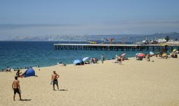 Minsal entrega recomendaciones sanitarias para el verano: Cuidado por altas temperaturas, alimentación y marea roja