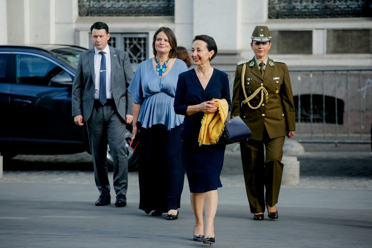 La nueva presidenta de la Corte Suprema, Gloria Ana Chevesich, ingresa por primera vez al Palacio de Tribunales como máxima autoridad del Poder Judicial/Agencia Uno